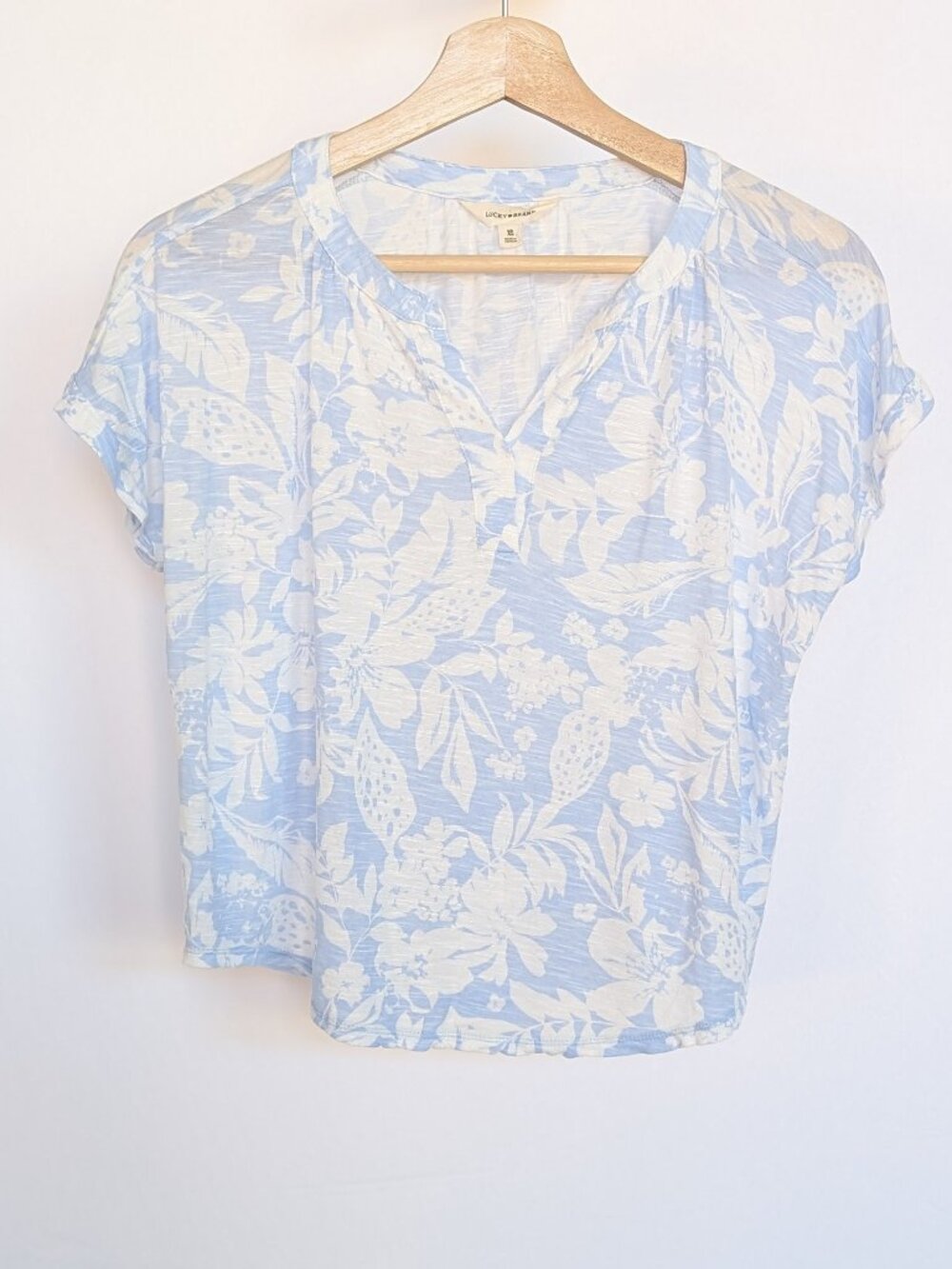 Lucky Brand Sandwash Notch Blouse Blue Floral Women's XS short sleeves Soft